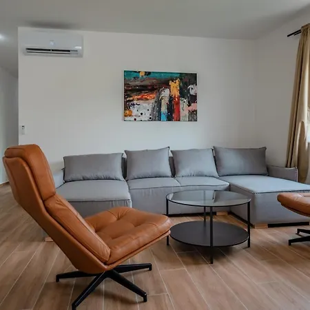 Fjaka Podsolarsko * Šibenik
