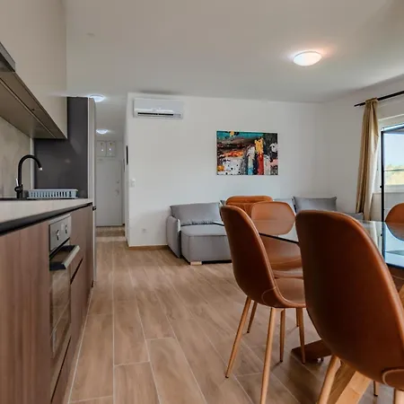 Fjaka Podsolarsko Apartamento *